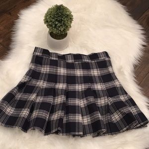 Cute Skirt with Zipper on the side